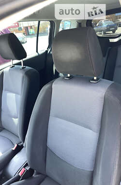Минивэн Mazda 5 2006 в 