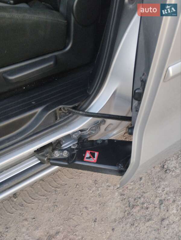 Минивэн Mazda 5 2005 в Вознесенске