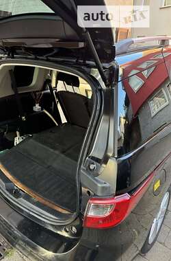 Минивэн Mazda 5 2011 в 