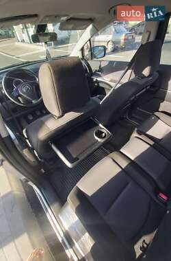 Минивэн Mazda 5 2006 в 