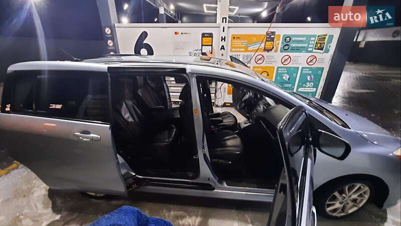 Минивэн Mazda 5 2011 в Киеве