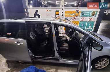 Минивэн Mazda 5 2011 в 