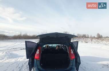 Минивэн Mazda 5 2005 в 