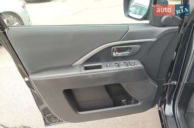 Минивэн Mazda 5 2012 в 