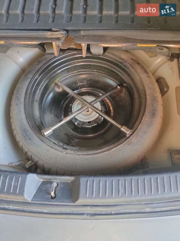 Минивэн Mazda 5 2006 в Киеве