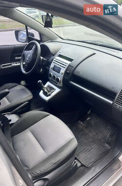 Минивэн Mazda 5 2006 в 