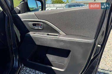 Минивэн Mazda 5 2011 в 