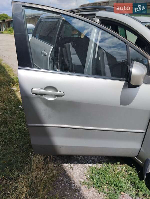 Минивэн Mazda 5 2006 в Днепре