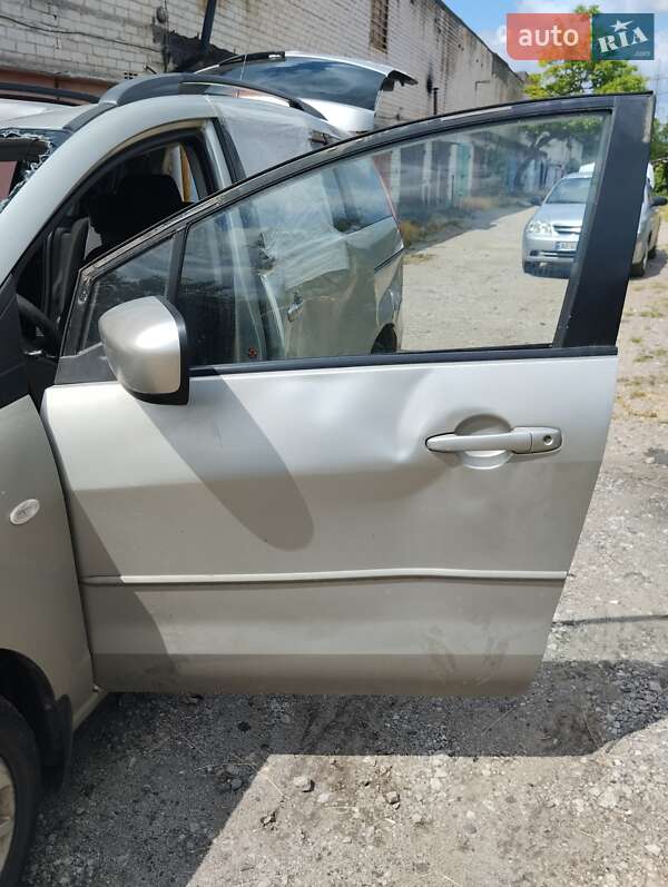 Минивэн Mazda 5 2006 в Днепре