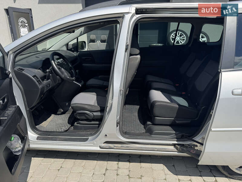 Минивэн Mazda 5 2005 в Староконстантинове
