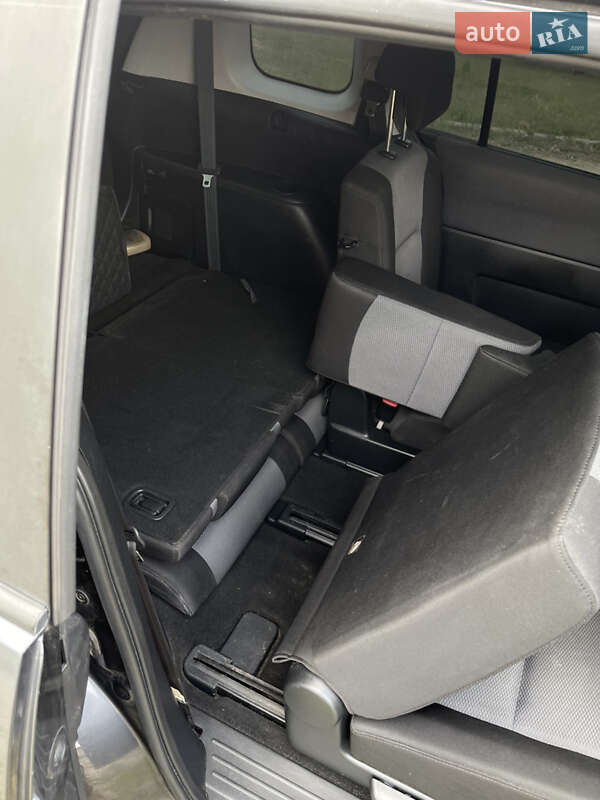 Минивэн Mazda 5 2006 в Днепре