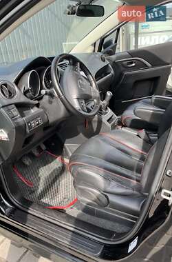 Минивэн Mazda 5 2011 в 