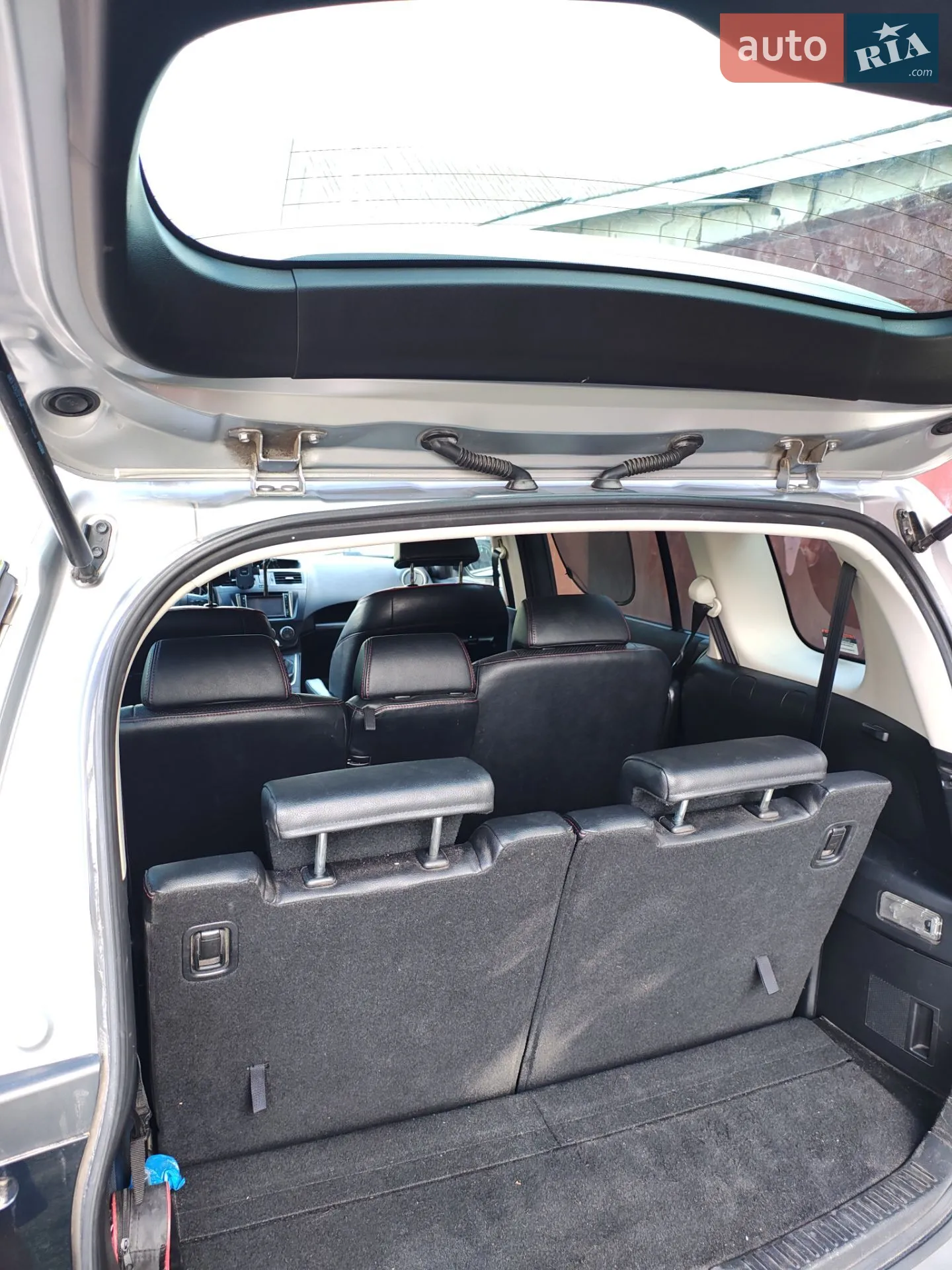 2010 Mazda 5 - мініатюра 11
