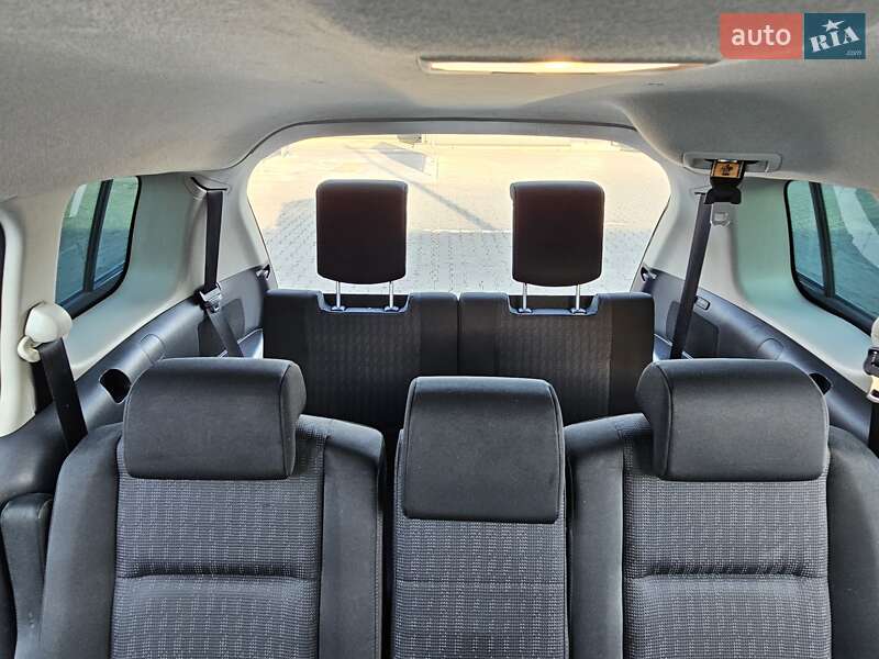 Минивэн Mazda 5 2009 в Черновцах