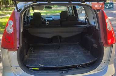 Минивэн Mazda 5 2006 в 