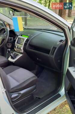 Минивэн Mazda 5 2006 в 