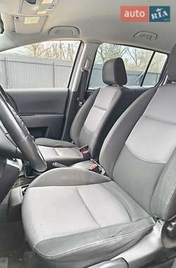 Минивэн Mazda 5 2006 в 