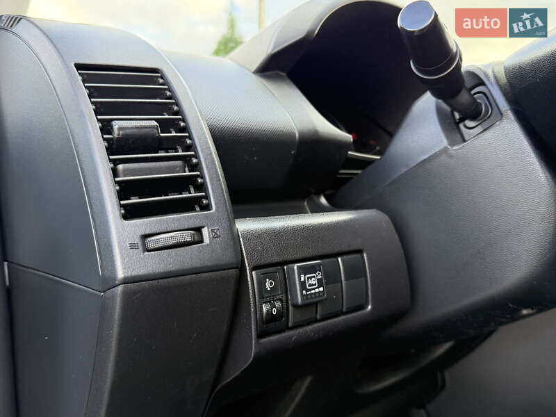 Мінівен Mazda 5 2008 в Одесі фото 18 Мінівен Mazda 5 2008 в Одесі