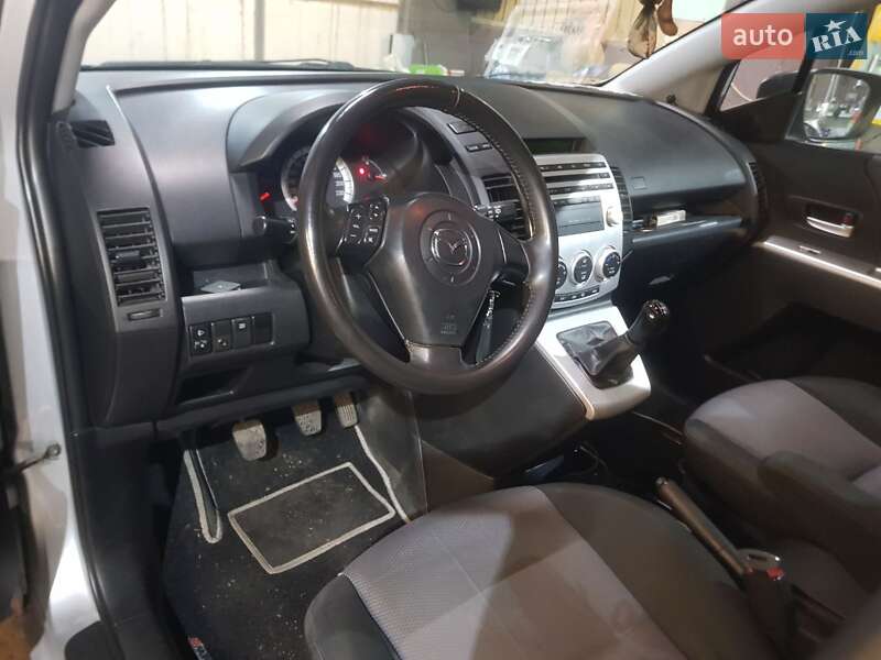Минивэн Mazda 5 2006 в Киеве