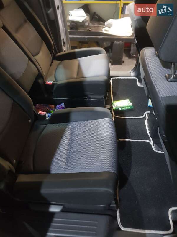 Минивэн Mazda 5 2006 в Киеве