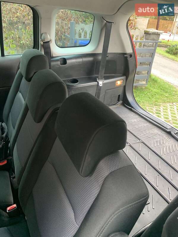 Минивэн Mazda 5 2006 в Львове фото 16 Минивэн Mazda 5 2006 в Львове