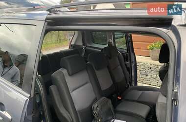 Минивэн Mazda 5 2006 в  фото 12 Минивэн Mazda 5 2006 в