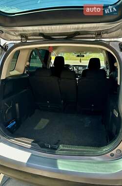 Мінівен Mazda 5 2012 в  фото 12 Мінівен Mazda 5 2012 в