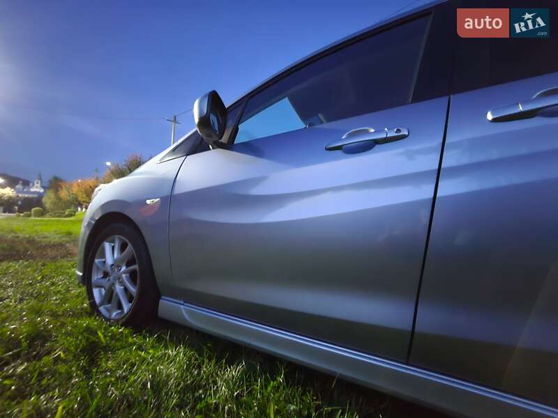 Минивэн Mazda 5 2010 в Мукачево