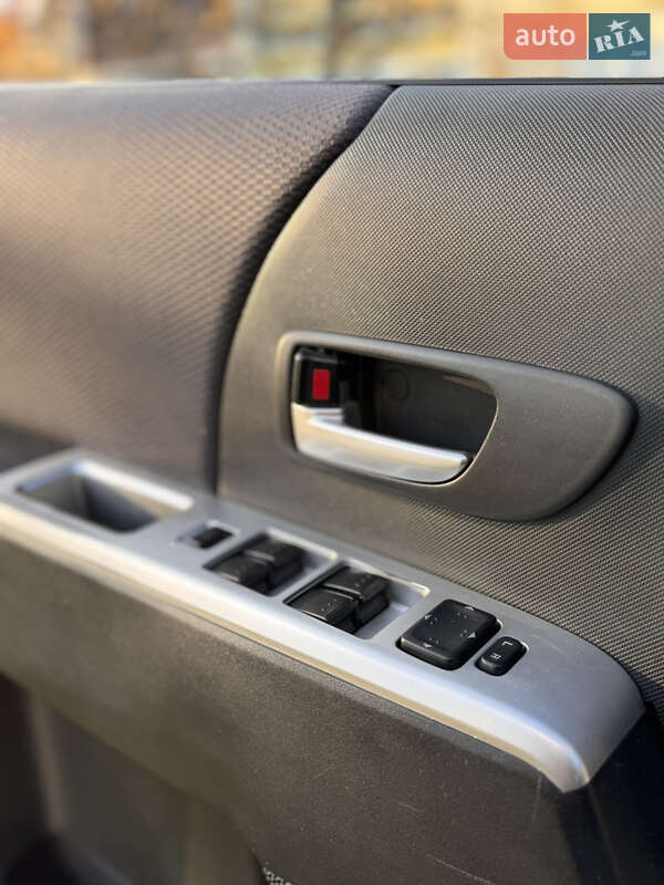 Минивэн Mazda 5 2006 в Косове фото 15 Минивэн Mazda 5 2006 в Косове