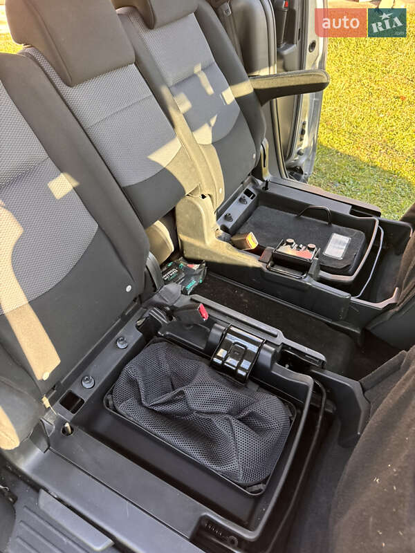 Минивэн Mazda 5 2006 в Косове фото 30 Минивэн Mazda 5 2006 в Косове