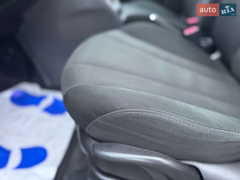 Минивэн Mazda 5 2013 в Киеве