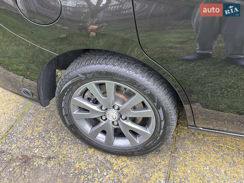 Мінівен Mazda 5 2010 в Києві