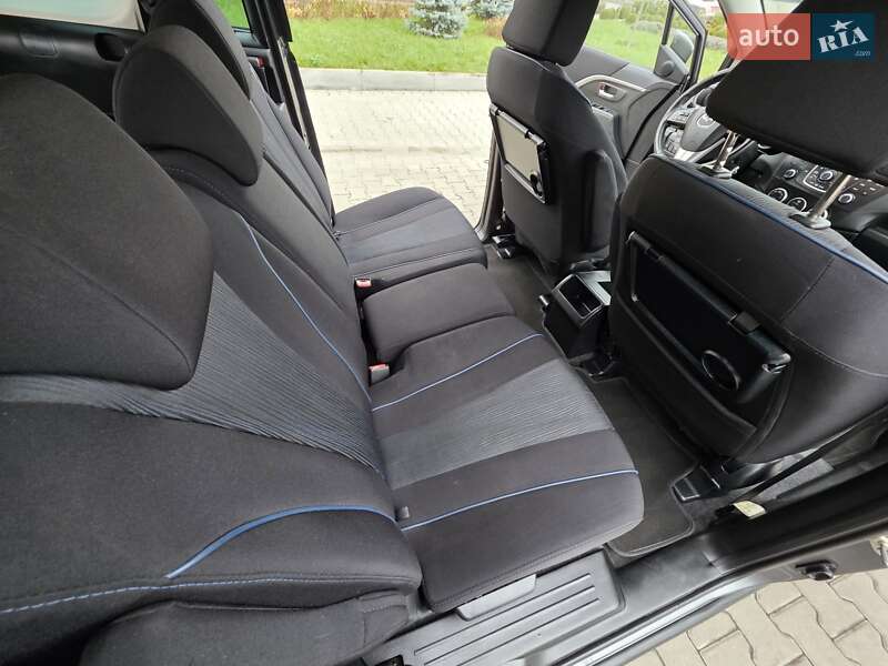 Минивэн Mazda 5 2011 в Луцке