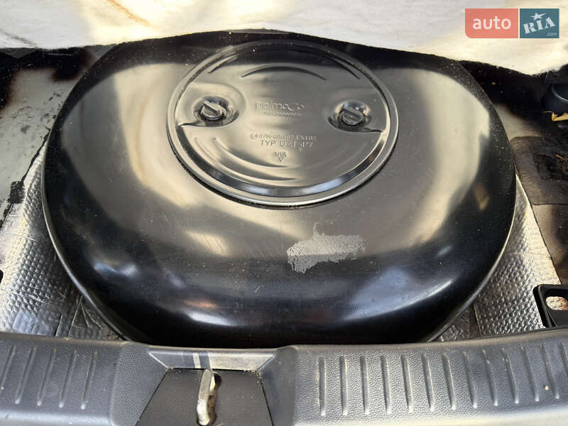 Мінівен Mazda 5 2009 в Києві