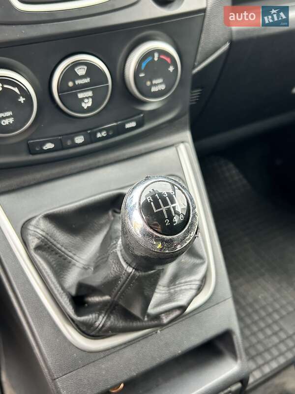 Мінівен Mazda 5 2011 в Сумах