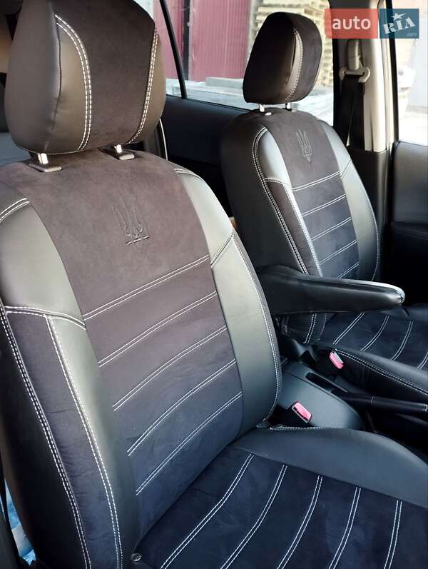 Мінівен Mazda 5 2006 в Рівному фото 13 Мінівен Mazda 5 2006 в Рівному