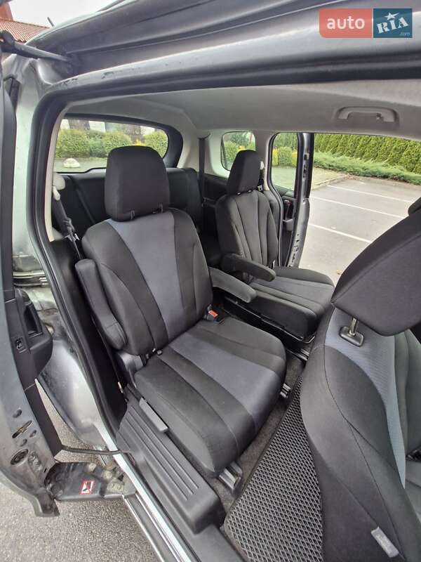 Минивэн Mazda 5 2015 в Киеве