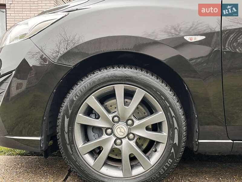 Минивэн Mazda 5 2010 в Киеве