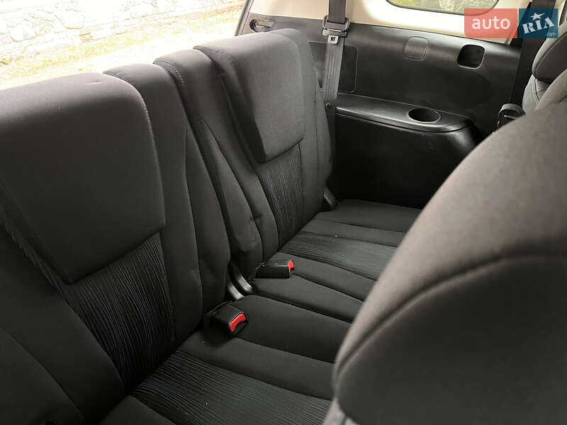 Минивэн Mazda 5 2010 в Киеве