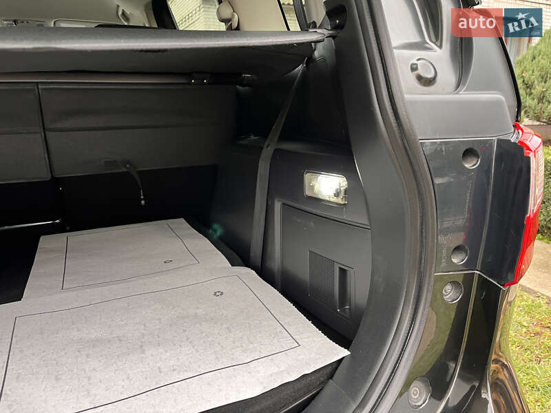 Минивэн Mazda 5 2010 в Киеве