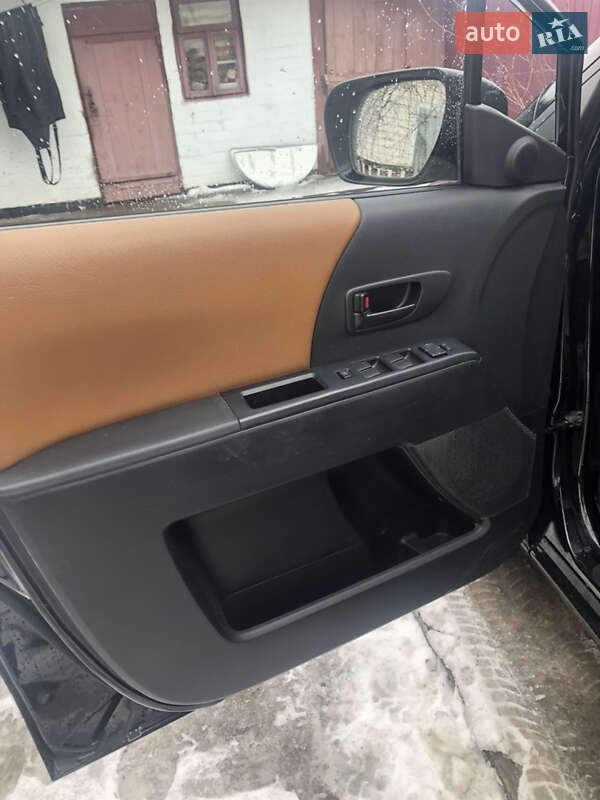 Мінівен Mazda 5 2008 в Березному