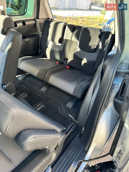 Минивэн Mazda 5 2006 в Киеве