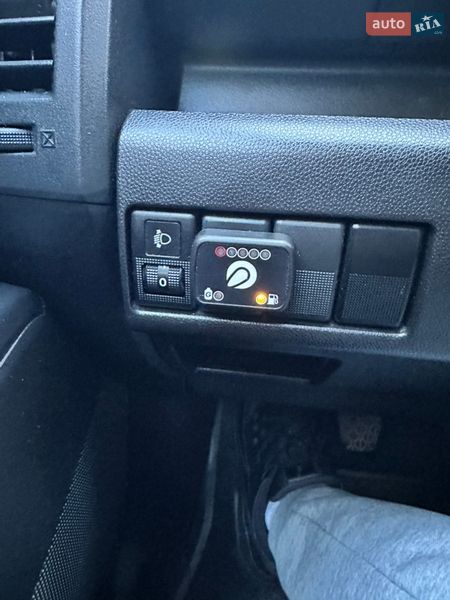 Минивэн Mazda 5 2006 в Киеве