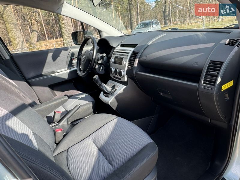 Минивэн Mazda 5 2006 в Киеве