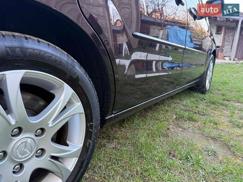 Мінівен Mazda 5 2009 в Львові