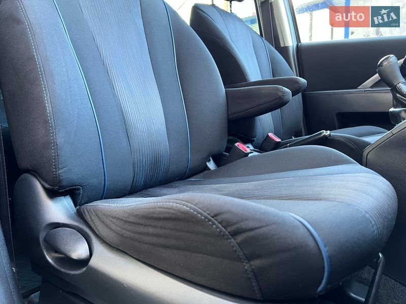 Мінівен Mazda 5 2011 в Тернополі фото 48 Мінівен Mazda 5 2011 в Тернополі