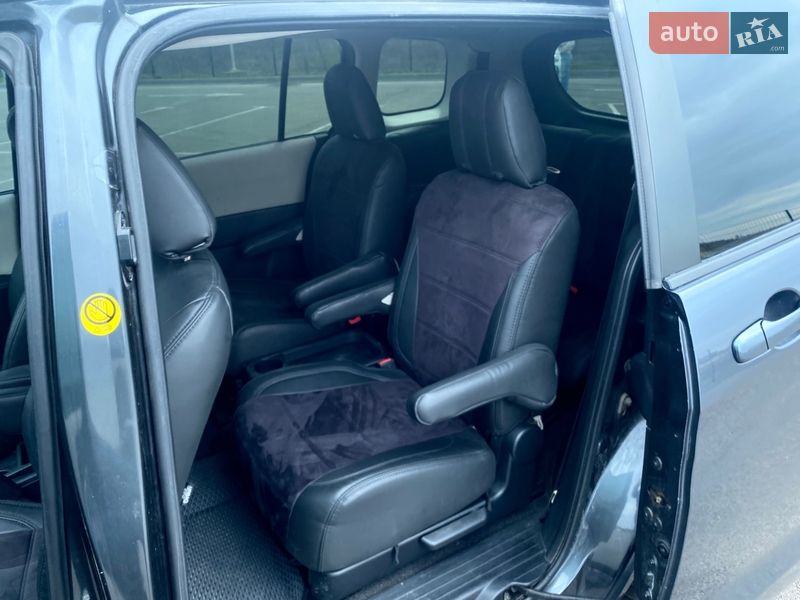 Мінівен Mazda 5 2012 в Рівному