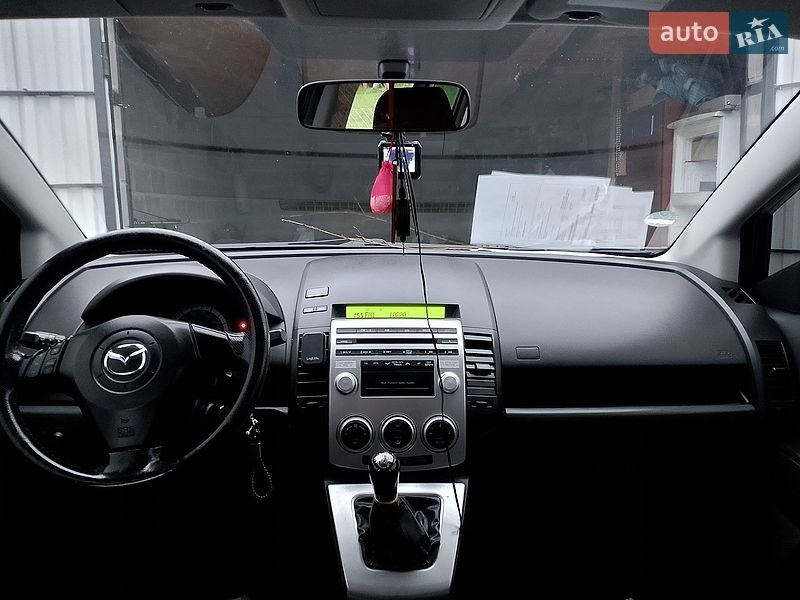 Минивэн Mazda 5 2006 в Остроге