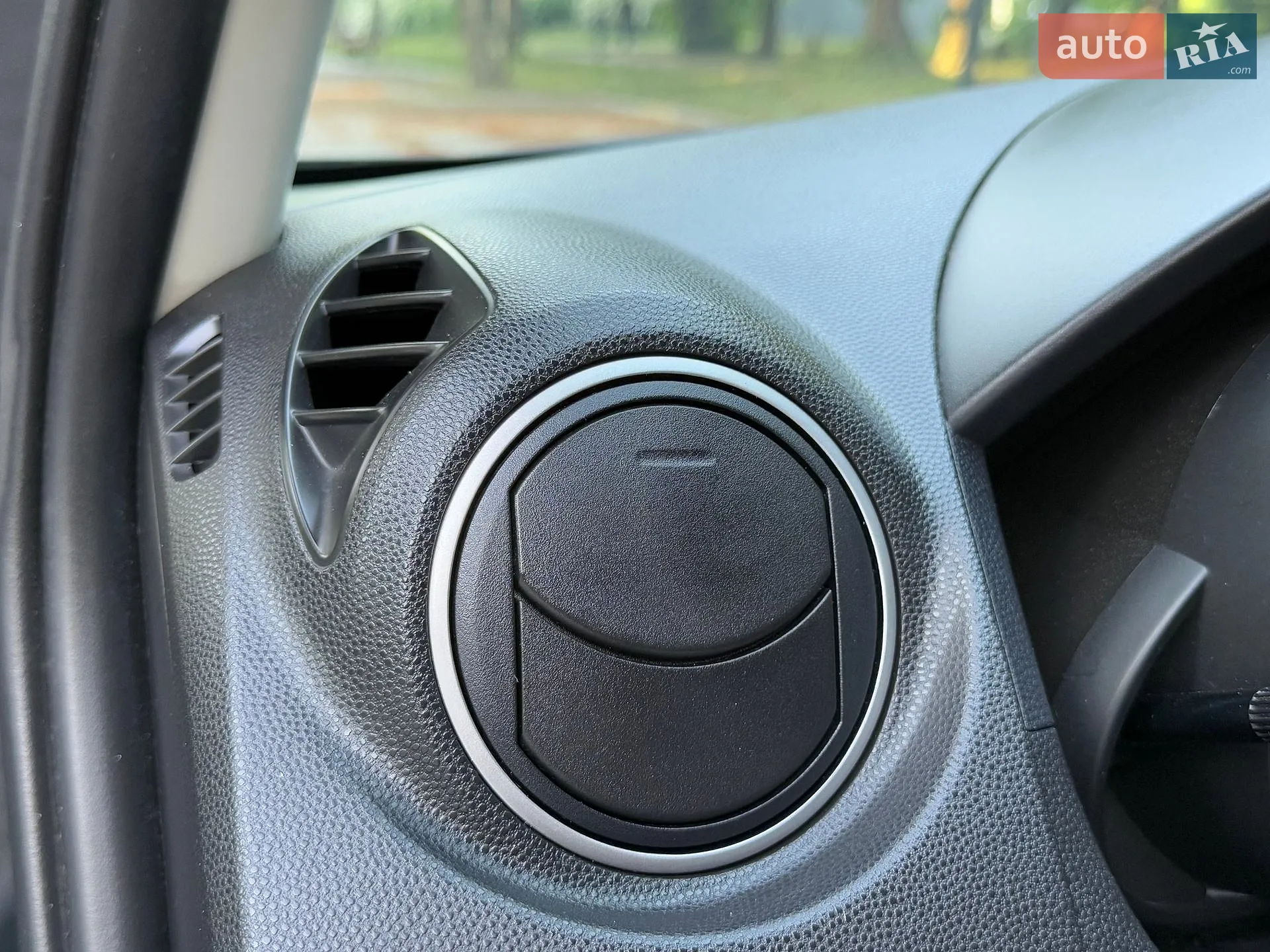 2011 Mazda 5 - мініатюра 47