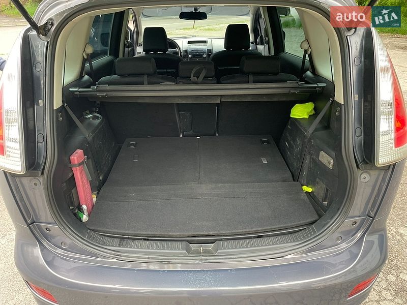 Минивэн Mazda 5 2009 в Киеве